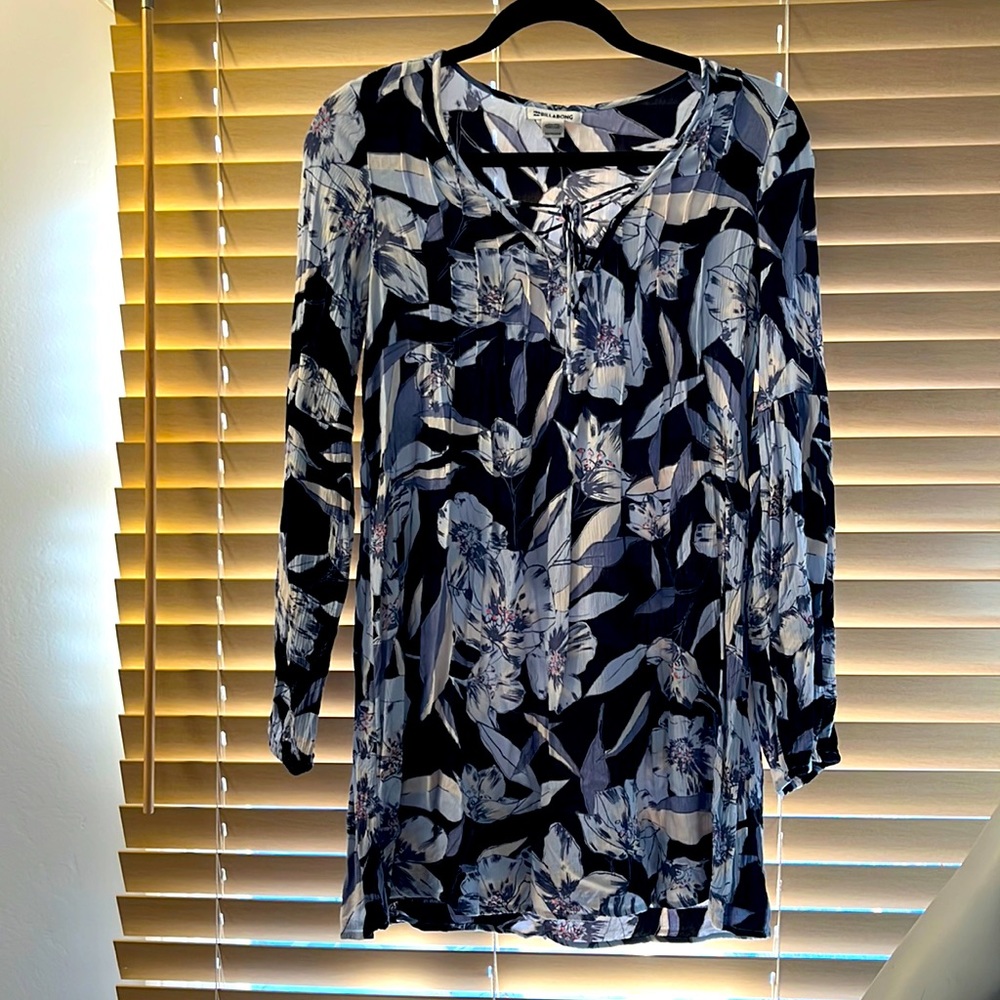 Billabong black floral long sleeve mini dress Size XS